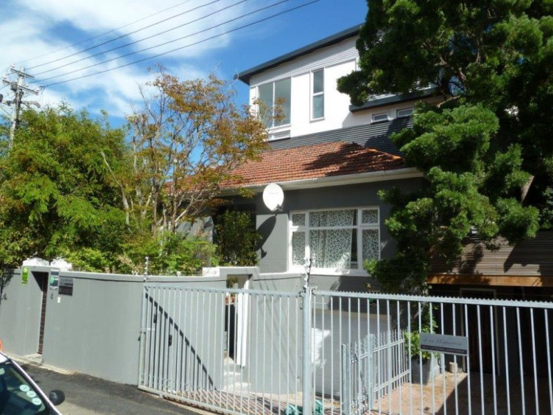 4 on Highworth Apartments & Studios Swop and Stay