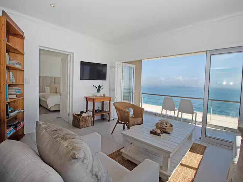 Penthouse Stays Near World-Class Aquariums preview