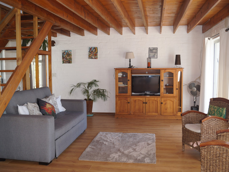 White Lily Montagu Swop and Stay