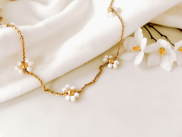 Daisy Chain Gold