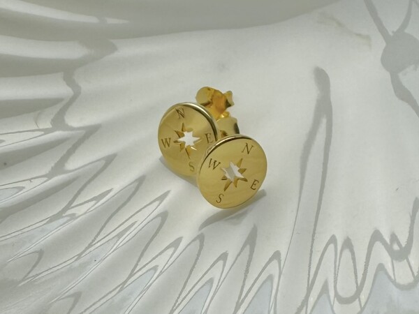Compass Studs