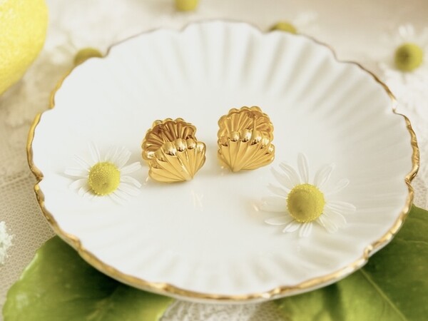 Solene Shell Earrings